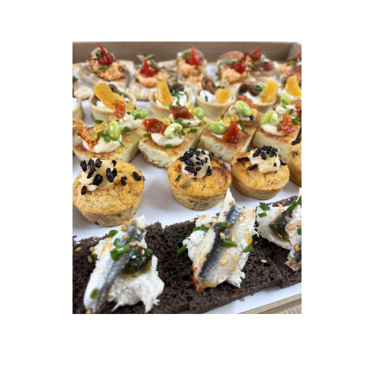 CANAPÉS (20 pièces)