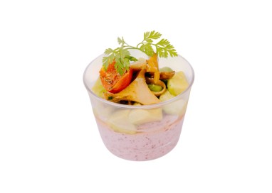 VERRINE D'AVOCAT, CREME DE BETTERAVE ET CHAMPIGNONS